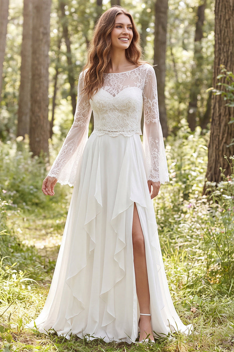 Laden Sie das Bild in den Galerie-Viewer, Elfenbein Chiffon Brautkleid mit Rüschen und langen Ärmeln und Schlitz