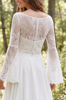 Laden Sie das Bild in den Galerie-Viewer, Elfenbein Chiffon Brautkleid mit Rüschen und langen Ärmeln und Schlitz