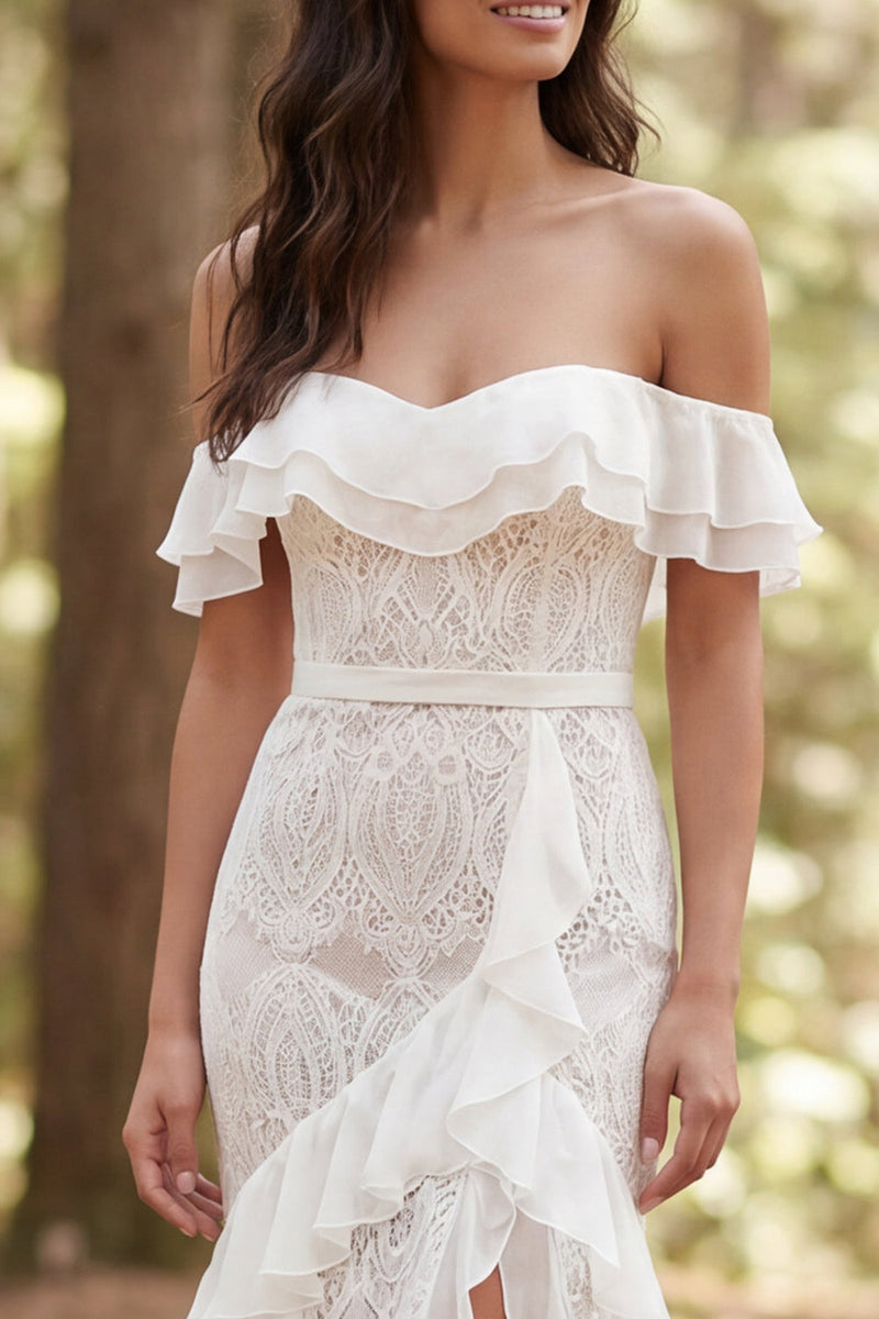 Laden Sie das Bild in den Galerie-Viewer, Off-the-shoulder Elfenbein Spitze Meerjungfrauen Langes Hochzeitskleid mit Rüschenschlitz