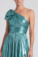 Laden Sie das Bild in den Galerie-Viewer, Goldenes Metallisches Einschulteriges A-linie Förmiges Schleifen Langes Festkleid mit Schlitz