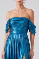 Laden Sie das Bild in den Galerie-Viewer, Schulterfreies Goldfarbenes Metallisches Gerafftes A-Linie Langes Festkleid mit Schlitz