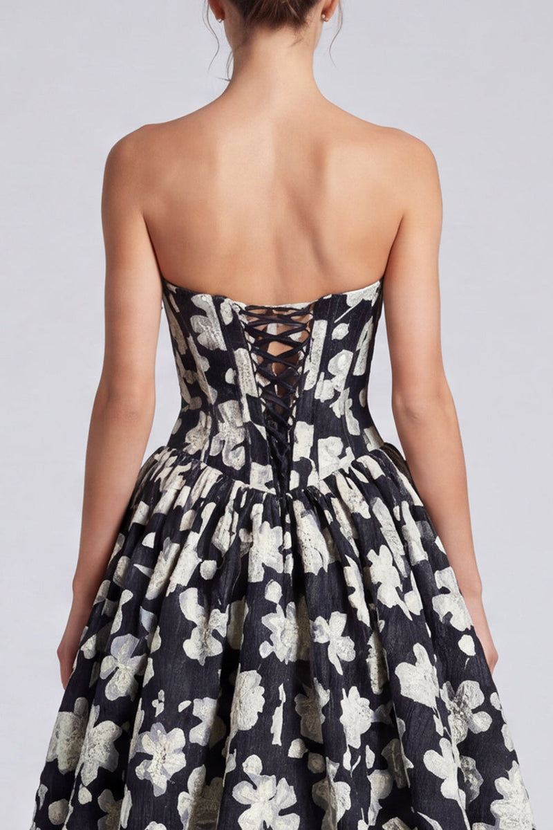 Laden Sie das Bild in den Galerie-Viewer, Schwarzes weißes Blumen A-Linie Sweetheart Korsett Langes Abschlussballkleid mit Schnürung auf dem Rücken
