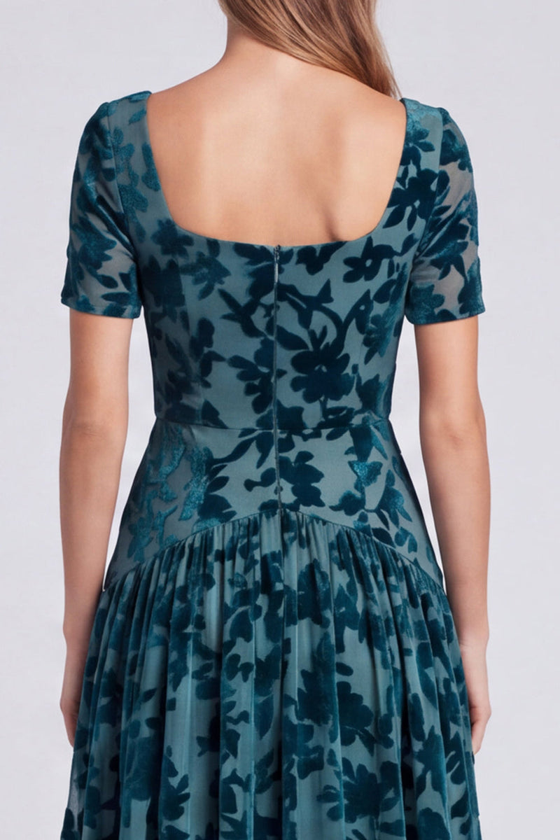 Laden Sie das Bild in den Galerie-Viewer, Pfauenblaues Quadratisches Samt Langes Festliches Kleid mit kurzen Ärmeln
