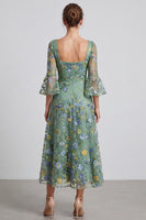 Laden Sie das Bild in den Galerie-Viewer, Staubiges Salbei A-Linie Floral Quadrathals Midi Festkleid mit ausweitenden Ärmeln
