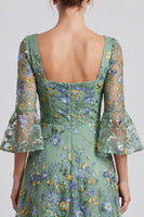 Laden Sie das Bild in den Galerie-Viewer, Staubiges Salbei A-Linie Floral Quadrathals Midi Festkleid mit ausweitenden Ärmeln