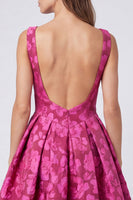 Laden Sie das Bild in den Galerie-Viewer, A-Linie Fuchsia Bateau-Hals Jacquard Rückenfreies Blumen Midi-Kleid