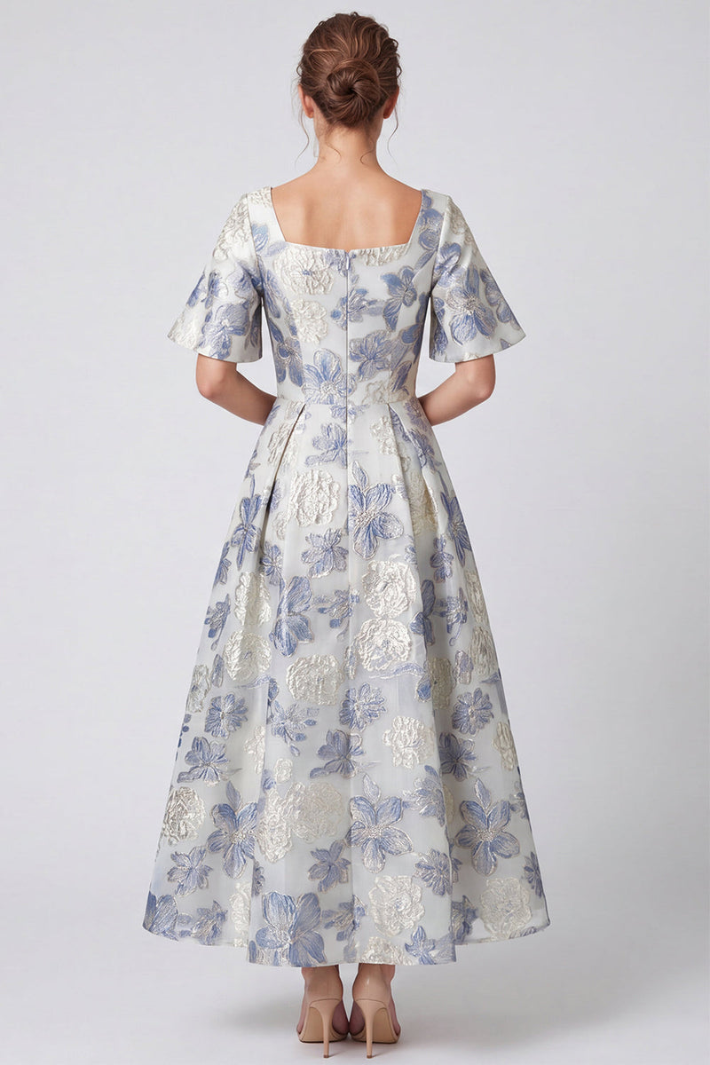 Laden Sie das Bild in den Galerie-Viewer, A-Linie Staubiges blaues Jacquard Quadrathals Maxikleid mit kurzen Ärmeln
