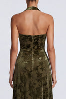 Laden Sie das Bild in den Galerie-Viewer, Halter-Ausschnitt A-Linie Olive Samt Langes Festkleid mit Blumen