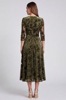 A-Linie Olive Samt V-Ausschnitt Midi Blumenkleid mit Gürtel