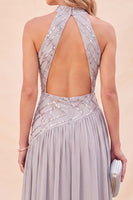 Laden Sie das Bild in den Galerie-Viewer, Neckholderhals Hellgraues A-Linie Pailletten Maxikleid mit Schlitz