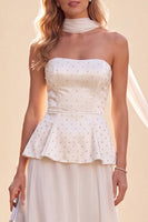 Laden Sie das Bild in den Galerie-Viewer, Hellviolettes Trägerloses A-Linie Chiffon Maxikleid mit Perlen