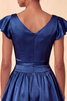 Laden Sie das Bild in den Galerie-Viewer, Himmelblaues A-Linie Satin Bateau-Hals Kurzes Abendkleid mit Mützenärmeln