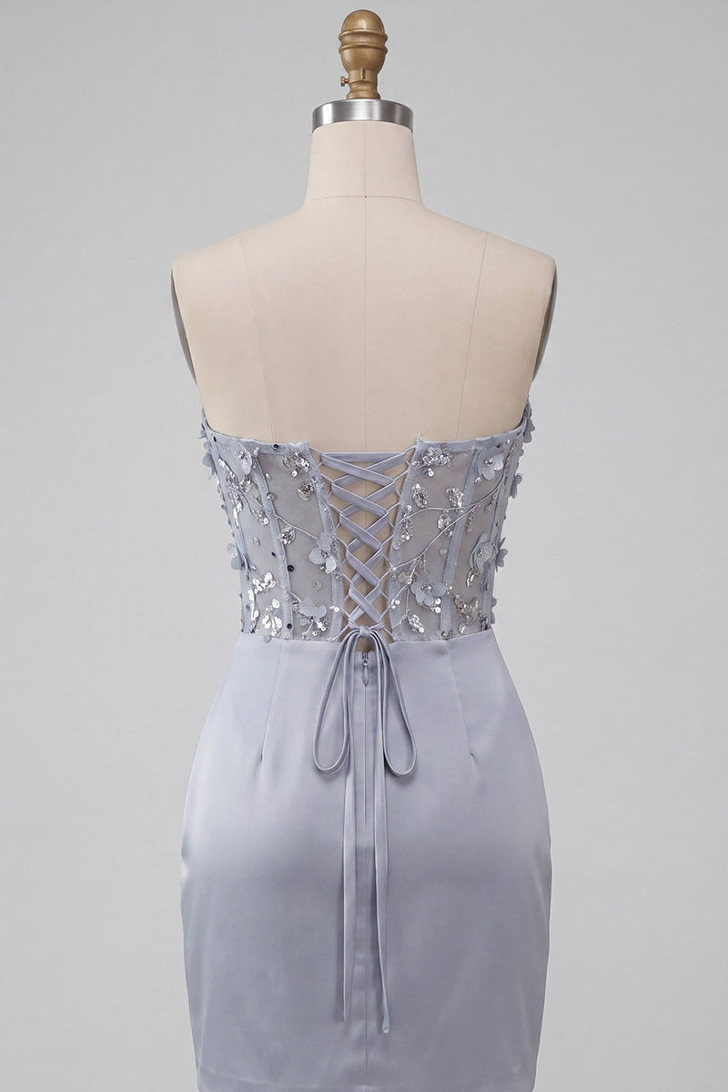 Laden Sie das Bild in den Galerie-Viewer, Graues Trägerloses Florales Transparentes Korsett Gerafftes Satin Kurzes Abendkleid mit Schnürung