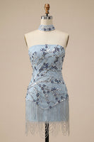 Laden Sie das Bild in den Galerie-Viewer, Blaues Trägerloses Bodycon Blumen Pailletten Kurzes Abendkleid mit Fransen