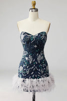 Laden Sie das Bild in den Galerie-Viewer, Trägerloses Marineblaues Bodycon Pailletten Kurzes Abendkleid mit Federn