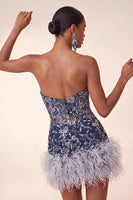 Laden Sie das Bild in den Galerie-Viewer, Trägerloses Marineblaues Bodycon Pailletten Kurzes Abendkleid mit Federn