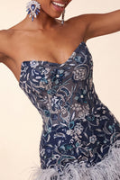Laden Sie das Bild in den Galerie-Viewer, Trägerloses Marineblaues Bodycon Pailletten Kurzes Abendkleid mit Federn
