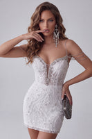 Laden Sie das Bild in den Galerie-Viewer, Weißes Schulterfreies Perlenbesetztes Bodycon Kurzes Abendkleid mit Strasssteinen