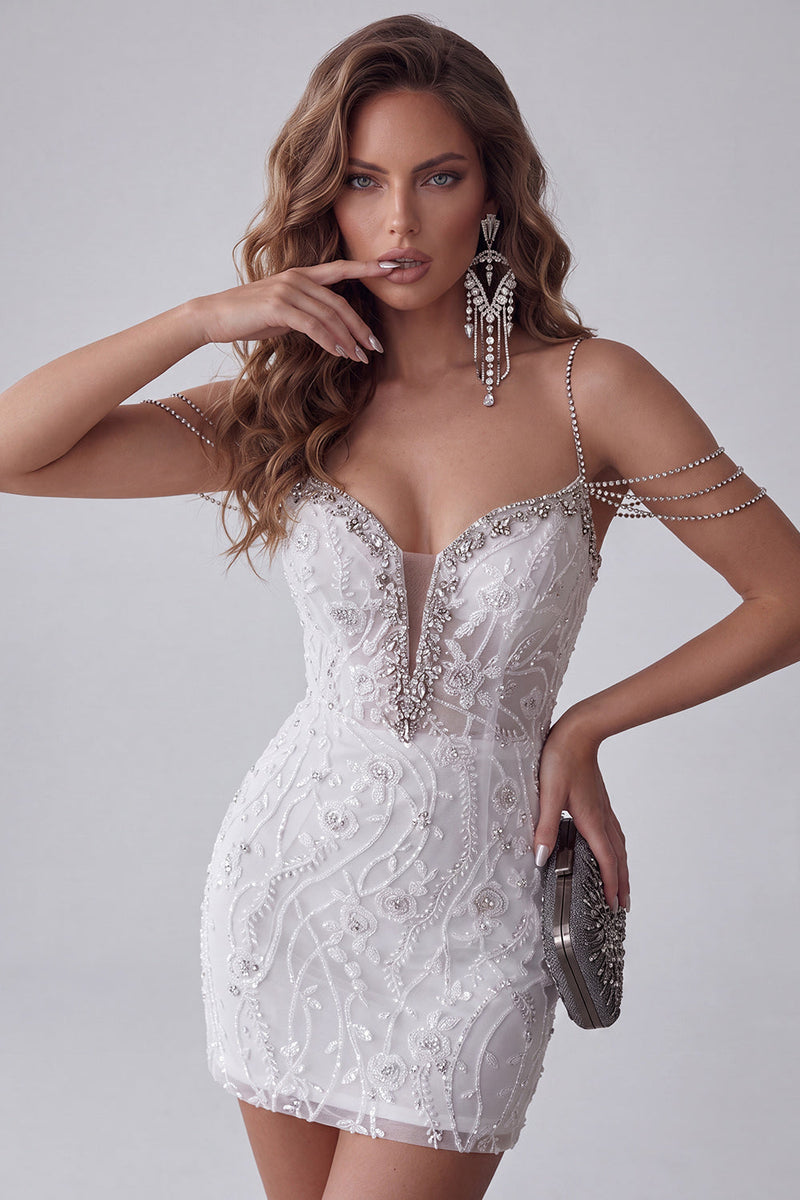 Laden Sie das Bild in den Galerie-Viewer, Weißes Schulterfreies Perlenbesetztes Bodycon Kurzes Abendkleid mit Strasssteinen