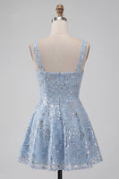 Laden Sie das Bild in den Galerie-Viewer, A-Line himmelblaues dickes Träger Kurzes Blumenpailletten-Homecoming-Kleid mit Schleife