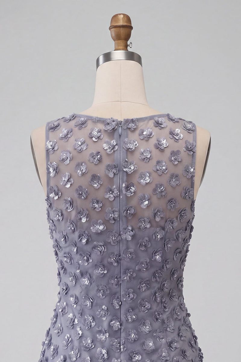 Laden Sie das Bild in den Galerie-Viewer, Staubiges lavendelfarbenes Rundhals-Bodycon-Kurzblumen-Homecoming-Kleid mit Feder