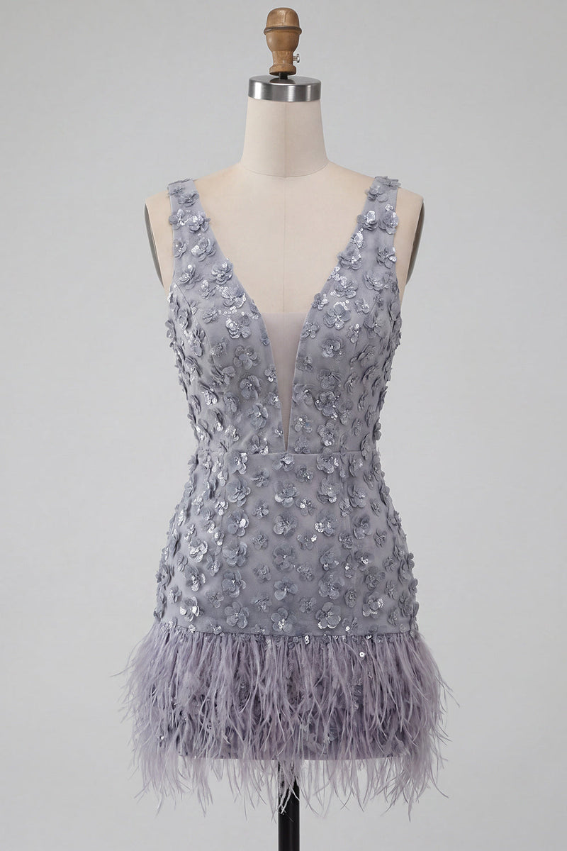 Laden Sie das Bild in den Galerie-Viewer, Staubig-lavendelfarbenes Blumen-V-Ausschnitt Bodycon Kurzes Homecoming-Kleid mit Feder