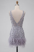 Laden Sie das Bild in den Galerie-Viewer, Staubig-lavendelfarbenes Blumen-V-Ausschnitt Bodycon Kurzes Homecoming-Kleid mit Feder