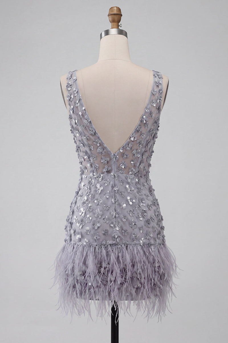Laden Sie das Bild in den Galerie-Viewer, Staubig-lavendelfarbenes Blumen-V-Ausschnitt Bodycon Kurzes Homecoming-Kleid mit Feder