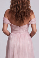 Laden Sie das Bild in den Galerie-Viewer, Hellrosa Gerafftes Meerjungfrauen Off-the-Shoulder Festkleid mit Rüschen