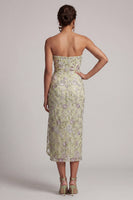 Laden Sie das Bild in den Galerie-Viewer, Staubiger Salbei, trägerloser Bodycon, geraffte Pailletten, florales Mutter-der-der-Braut-Kleid mit Schärpe