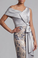 Laden Sie das Bild in den Galerie-Viewer, Silberne Bodycon-Pailletten mit Blumen, ein schulterlanges Mutter-der-Braut-Kleid mit Schlitz