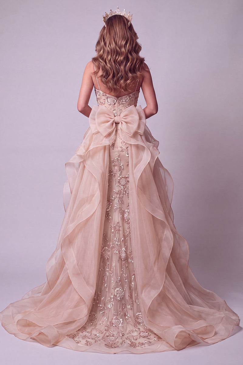Laden Sie das Bild in den Galerie-Viewer, Champagner-Meerjungfrau, Spaghettiträger, Pailletten, langes Pageant-Kleid mit Rüschen-Schleppe
