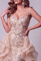 Laden Sie das Bild in den Galerie-Viewer, Champagner-Meerjungfrau, Spaghettiträger, Pailletten, langes Pageant-Kleid mit Rüschen-Schleppe
