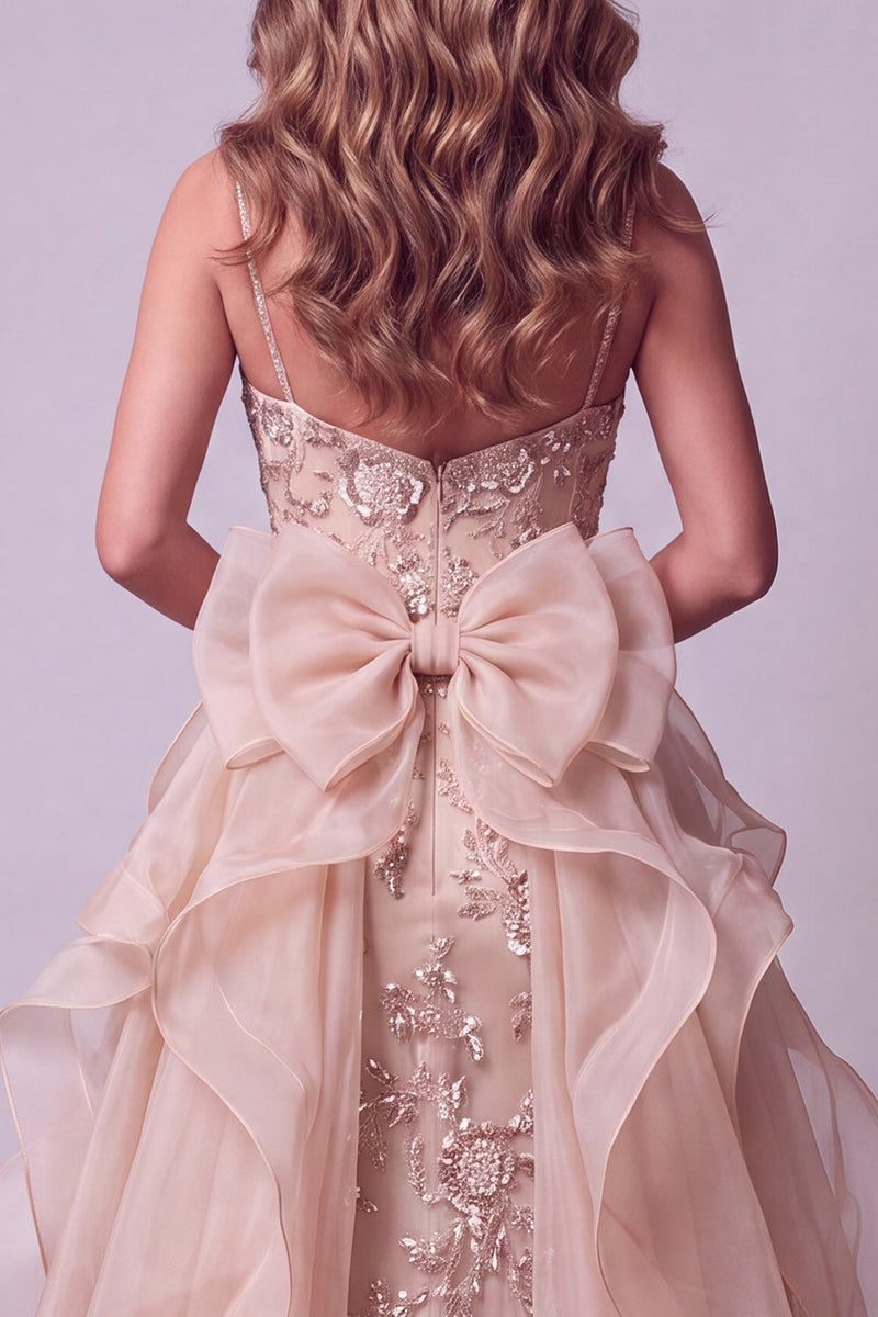 Laden Sie das Bild in den Galerie-Viewer, Champagner-Meerjungfrau, Spaghettiträger, Pailletten, langes Pageant-Kleid mit Rüschen-Schleppe