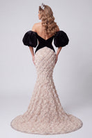 Laden Sie das Bild in den Galerie-Viewer, Schwarzes Meerjungfrau-Sweetheart-Pailletten-Blumenkleid mit langen Ausschnitten und Puffärmeln