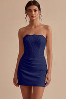 Laden Sie das Bild in den Galerie-Viewer, Trägerloses Weißes Bodycon Mini Standesamt Kleid mit Spitze