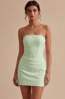 Laden Sie das Bild in den Galerie-Viewer, Trägerloses Weißes Bodycon Mini Standesamt Kleid mit Spitze