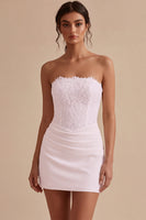 Laden Sie das Bild in den Galerie-Viewer, Trägerloses Weißes Bodycon Mini Standesamt Kleid mit Spitze