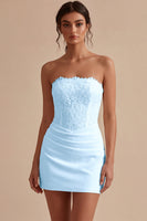 Laden Sie das Bild in den Galerie-Viewer, Trägerloses Weißes Bodycon Mini Standesamt Kleid mit Spitze