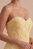 Laden Sie das Bild in den Galerie-Viewer, Gelbes Sweetheart A-Line perlenbesetztes Blumen-Homecoming-Kleid mit Rüschen