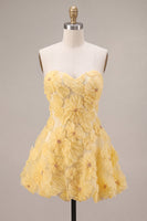 Laden Sie das Bild in den Galerie-Viewer, Gelbes Sweetheart A-Line perlenbesetztes Blumen-Homecoming-Kleid mit Rüschen