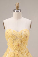 Laden Sie das Bild in den Galerie-Viewer, Gelbes Sweetheart A-Line perlenbesetztes Blumen-Homecoming-Kleid mit Rüschen