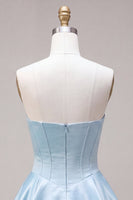 Laden Sie das Bild in den Galerie-Viewer, Trägerloses blaues baskisches Taillen-A-Linie gestuftes, gerüschendes Korsett-Satin-Homecoming-Kleid