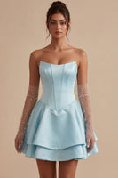 Laden Sie das Bild in den Galerie-Viewer, Trägerloses blaues baskisches Taillen-A-Linie gestuftes, gerüschendes Korsett-Satin-Homecoming-Kleid
