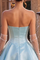 Laden Sie das Bild in den Galerie-Viewer, Trägerloses blaues baskisches Taillen-A-Linie gestuftes, gerüschendes Korsett-Satin-Homecoming-Kleid