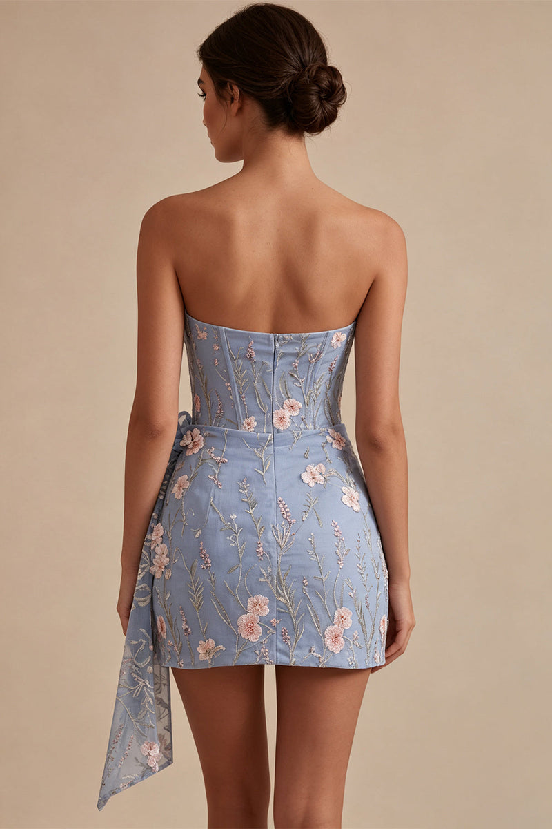 Laden Sie das Bild in den Galerie-Viewer, Trägerloses, blaues Bodycon-Korsett, geblümte, besticktes kurzes Homecoming-Kleid mit Schärpe