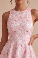 Laden Sie das Bild in den Galerie-Viewer, Rosa A-Linie geblümtes Rundhals-Perlenkleid mit Rüschen Homecoming-Kleid und Perlenbesatz