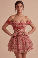 Laden Sie das Bild in den Galerie-Viewer, Off-the-shoulder rotes A-Linien-Pailletten-Korsett mit Stufen und Rüschen-Homecoming-Kleid