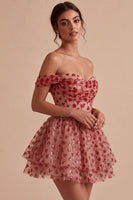 Laden Sie das Bild in den Galerie-Viewer, Off-the-shoulder rotes A-Linien-Pailletten-Korsett mit Stufen und Rüschen-Homecoming-Kleid