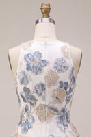 Laden Sie das Bild in den Galerie-Viewer, A-Linie Weiße Pflaumenblume Jacquard Kurzes Abendkleid mit Rüschen